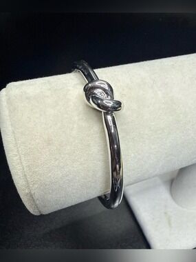 Kate Spade Sailor's Knot Hinge Bangle Silvertone 2469